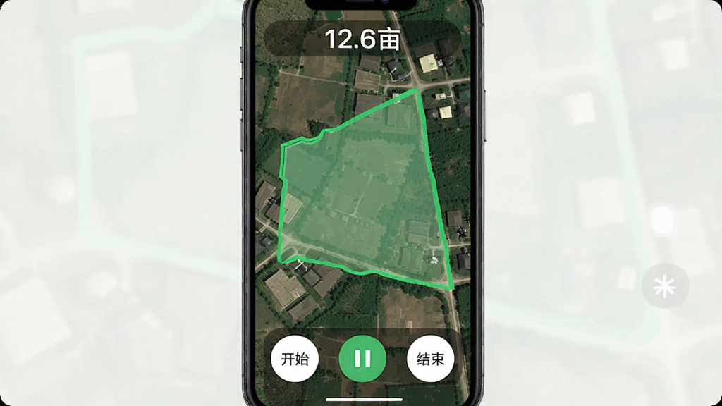 Ķ������GPS����������ܽ��棬�ֻ���Ļ��ʾ���ǵ�ͼ��������ͼ����һ����ɫ�켣��Χ��һ�����������Σ�������ڲ�����͸����ɫ����Ļ�Ϸ���ʾʵʱ������ݡ�12.6Ķ�����·��п�ʼ����ͣ����������Բ�ΰ�ť������ִ���ƽ�����������ɾ�